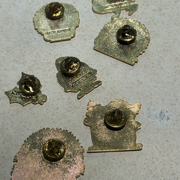 FIRST AMERICAN TITLE - 7 Festive Holiday Lapel/Hat Pins. 80’s & 90’s Vintage - Picture 10 of 12